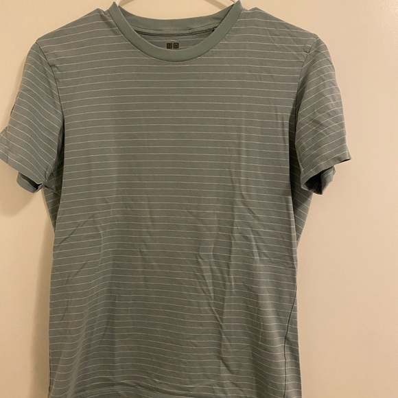 Uniqlo Cotton Tshirt Sage Green Striped - Picture 1 of 2